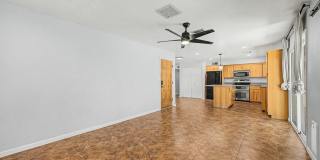 3 bed/2 bath Mesa home with a pool Gallery 11