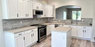 Pristine Single Level 3 Bedroom Home In The Sought After Gated Lagos Vistoso Community in Chandler! Gallery 3