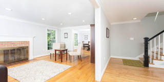Luxurious Spacious and Bright , Gorgeous Potomac 6BR/4.5BA/2GAR Home - In Sought After Copenhaver Gallery 9