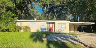 Pet Friendly 4BR/2BA Home Near UF Available for Fall 2026! Gallery 1