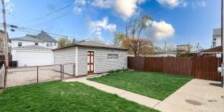 4326 N Avers Avenue Gallery 17