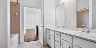 Radius on Grove Radius on Grove Gallery 26