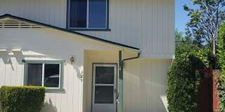 East Medford - 3 bed 1.5 bathroom 2 story duplex Gallery 1