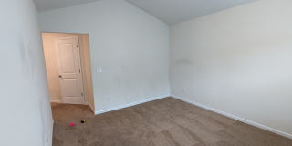 Room in 3 Bedroom Home at Guildford Hill Ln Gallery 25