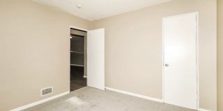 223 S Gladstone Ave Gallery 6