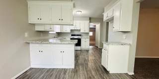 3 Bed 2 Bath Home! PLUS HUGE GARAGE CONVERSION ROOM! Gallery 12
