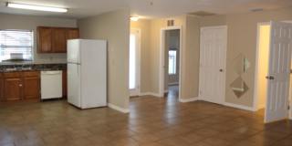 3 bedroom home with partial fenced yard Gallery 3