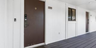 Furnished Resort 2/2 Condo, on Golf Course, Lake Views Gallery 9
