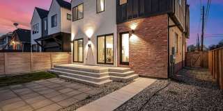 LUX 3BD, 4BA Sunnyside Home with Office and 2-Car Garage Gallery 25