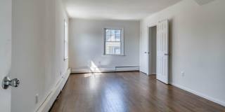 109 E River Road Gallery 15