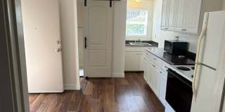 Charming 2 Bedroom, 2 Bathroom Home with ADU in Desirable Land Park Area Charming 2 Bedroom, 2 Bathroom Home with ADU in Desirable Land Park Area Gallery 9