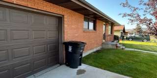 3470 S Hillcrest Dr Gallery 1