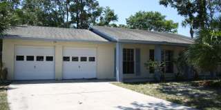 Desirable Town 'N' Country Location! Gallery 1