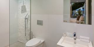 7080 Mulholland Dr Gallery 59