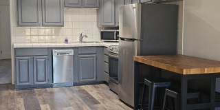 FREE CABLE  INTERNET....WATER  TRASH INCLUDED IN RENT Gallery 1