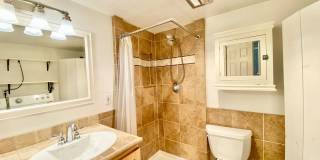 Charming Townhome in Bellevue's Newport Hills Community Gallery 10
