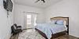 2459 North Ridge Avenue Gallery 4