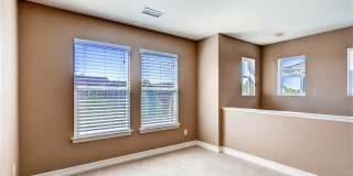 2 bedroom plus loft single family home in Central Park! Gallery 8