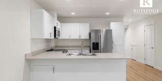 STUNNING 3 Bed / 2.5 Bath Brand New Townhome / End Unit !!! Gallery 10