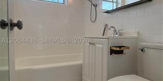 800 W 42 nd Gallery 3