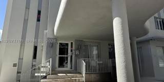 3700 Collins Ave Gallery 7