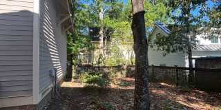 Beautiful 1 bed/1 bath near Duke utilities included and off street parking! Gallery 9
