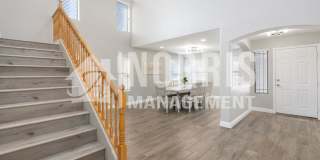 Beautiful Large Furnished Home w/A Pool Gallery 3
