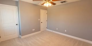 Cornerstone Spacious Single Family w Fenced Yard! Gallery 16
