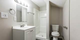 Charming 4 bed 2 bath renovated home Gallery 15