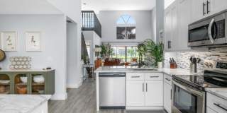 13549 Fountain View Boulevard Gallery 14