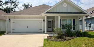 Beautiful 4-Bedroom Home - Arbor Place Gallery 1