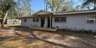 Quiet duplex biking distance from UF! Gallery 23