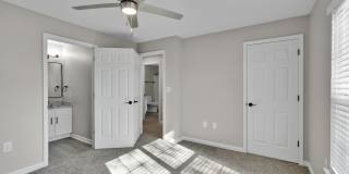 LYNX Gate City Gallery 8