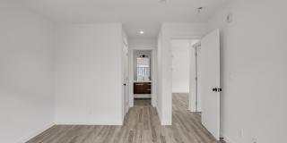 Redwood City: Newly Remodeled 2 Bed 2 Ba w/ In-Unit Washer/Dryer & Private Garage w/ EV Charger Gallery 19