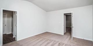 Room in 4 Bedroom Home at Transatlantic Ave Room in 4 Bedroom Home at Transatlantic Ave Gallery 7