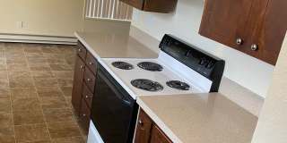 (473) Walnut Duplex - 2 Bedroom / 1 Bathroom Gallery 6