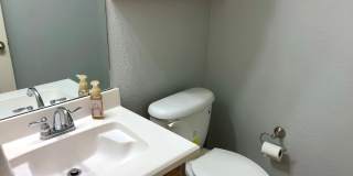 3BR/3BA House Near Campus Gallery 11