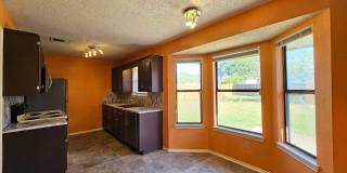 HUGE RENT REDUCTION & AVAILABLE NOW! Gallery 9