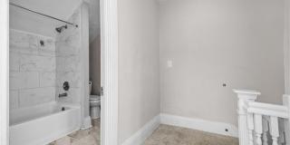 868 W 36th Street Gallery 22