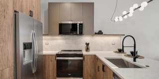 1235 U North Ashland Ave. Gallery 6