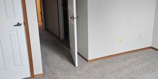 Clean 4 Bedroom Home near CSU Gallery 14