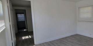 912 8th Street Gallery 20