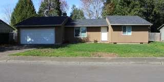 4 bedroom, 2 bath home near Intel in Hillsboro Gallery 1