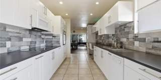 6732 Wooster Avenue Gallery 10