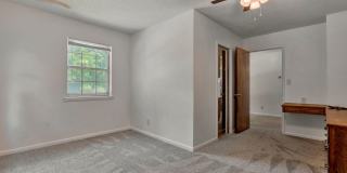 Fabulous 5 bedroom home walking distance to UofA! Gallery 17