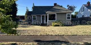 Renovated 3+ Bedroom Charmer Near Downtown Gallery 3
