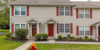 Lovely Townhouse in Winchester! All Electric, Off-Street Parking, W/D Hookups, Small Pets Ok! Gallery 1