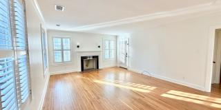 3/2 Duplex Conveniently Situated in an Established Neighborhood! Gallery 21