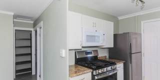2 Bedroom, 1 Bathroom, 2 Parking Home with Solar Panels + A/C! Gallery 8