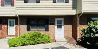 3 Bedroom, 3 Bath Townhouse Gallery 1